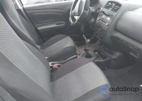 2017 Nissan Versa 1.6 S z USA, uszkodzony, nr VIN 3N1CN7AP4HL888532